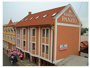 Готель Kemences Csarda Es Panzio Гайдусобосло Екстер'єр фото